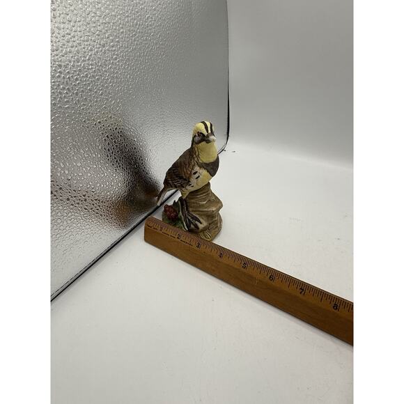 Vintage Bird Figurine Royal Crown Byron Ceramic Bisque Figure - Picture 7 of 7